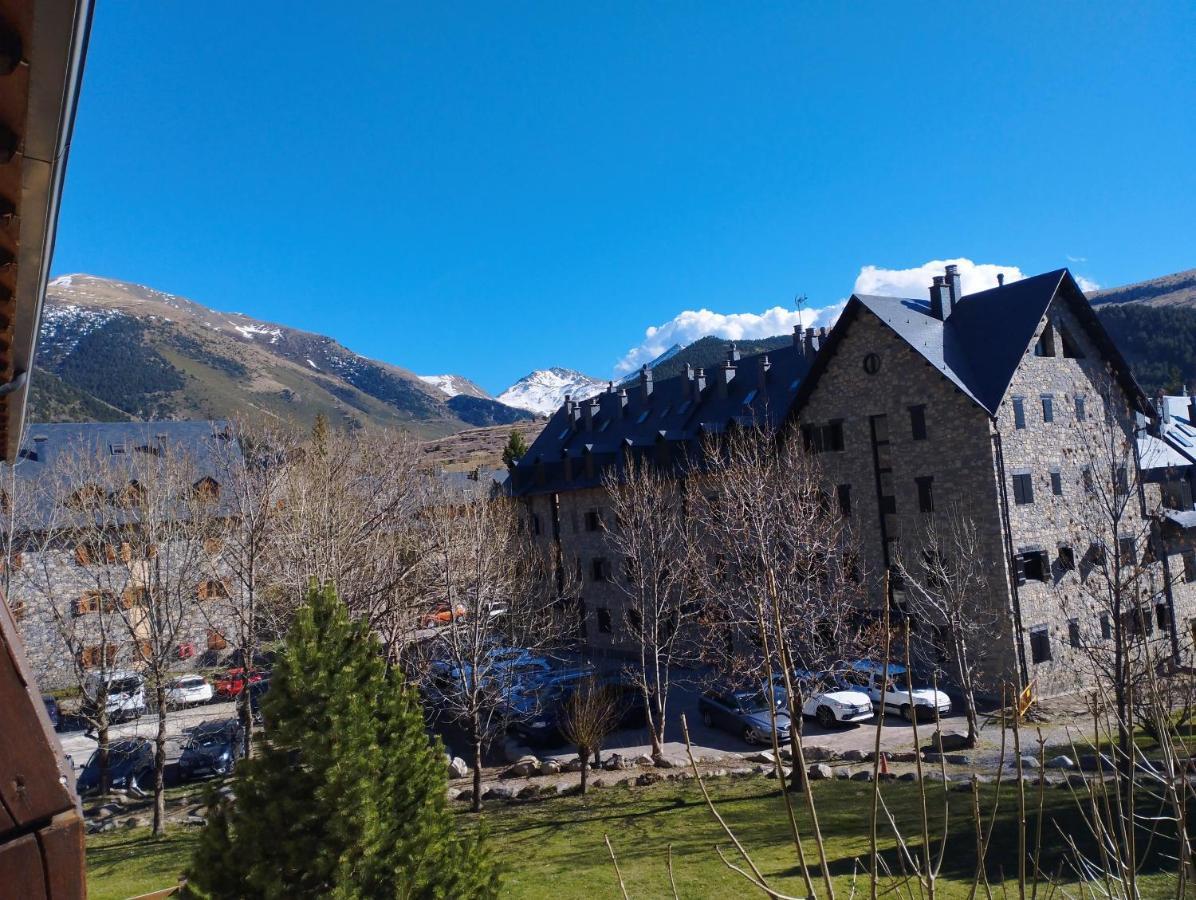 Esqui, Aigueestortes Y Boi-Tauell A Tus Pies En Ebrehogar Pla de l'Ermita Eksteriør billede