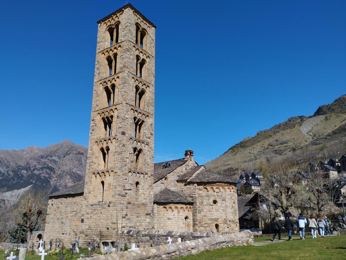 Esqui, Aigueestortes Y Boi-Tauell A Tus Pies En Ebrehogar Pla de l'Ermita Eksteriør billede