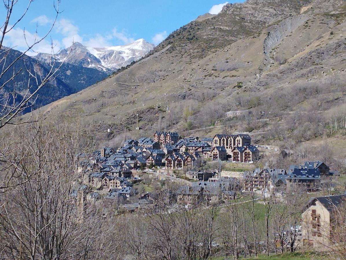 Esqui, Aigueestortes Y Boi-Tauell A Tus Pies En Ebrehogar Pla de l'Ermita Eksteriør billede
